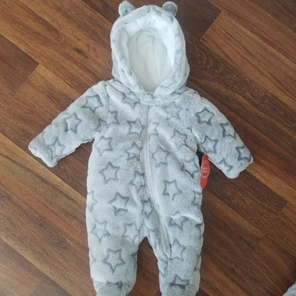 NEW fuzzy full body snowsuit Sz. 0-3 months